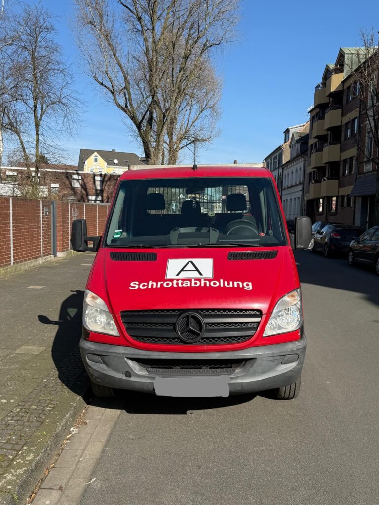 Schrottabholung Solingen und Umgebung kostenlos . Egal ob Altmetall, Kabelschrott oder Haushaltsgeräte – wir kümmern uns um die fachgerechte Entsorgung. Sparen Sie sich den Aufwand und profitieren Sie von unserem schnellen und unkomplizierten Service. Kontaktieren Sie uns noch heute für eine Terminvereinbarung!